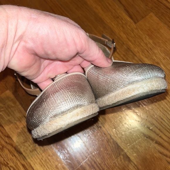 Style & Co gold ankle strap low heels espadrilles size 8 - Picture 5 of 6